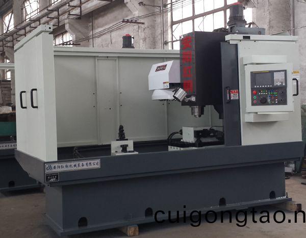 前(qian)軸(zhou)鎖銷孔專用加(jia)工